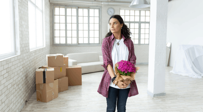 A angst-filled woman who's clearly having a bad customer experience
