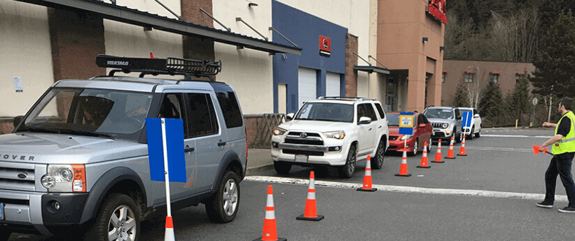 Line of cars at Best Buy for COVID-19 curbside pickup alternative