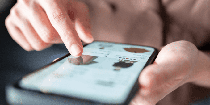 Consumer shopping online to represent PSPs role in ecommerce